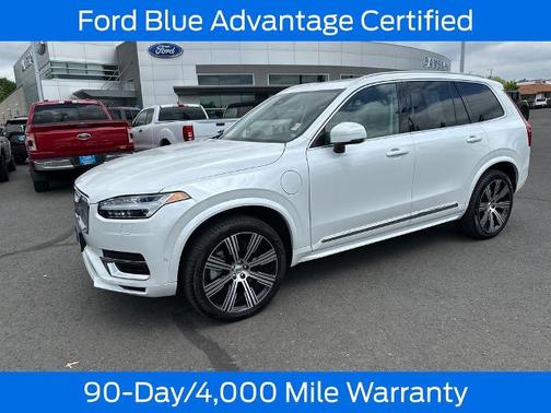 White 2025 Volvo XC90 T8 PLUS 7-SEATER