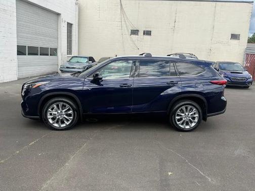 2023 Toyota Highlander LIMITED