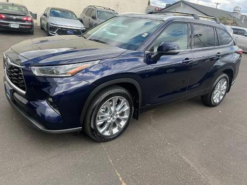 2023 Toyota Highlander LIMITED