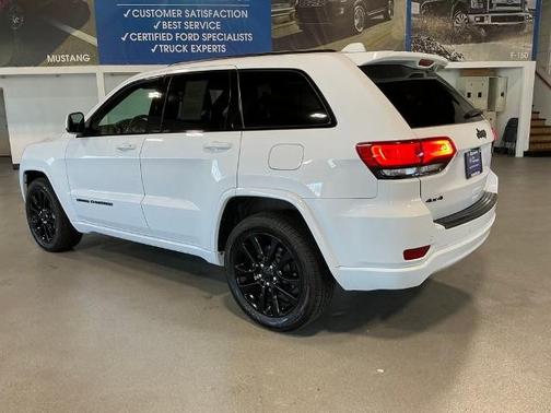 2019 Jeep Grand Cherokee LAREDO