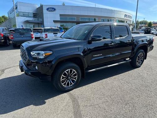 Black 2021 Toyota Tacoma SR5