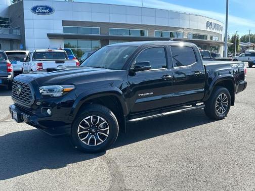 Black 2021 Toyota Tacoma SR5