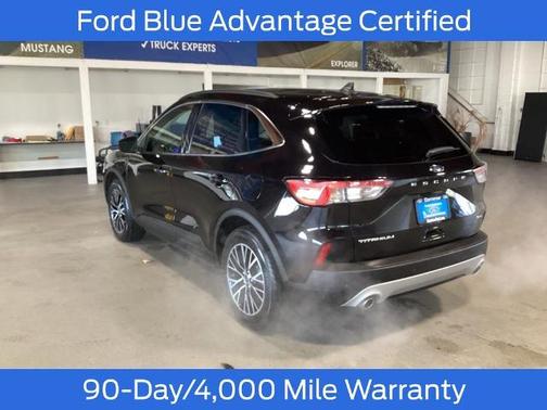 2022 Ford Escape TITANIUM
