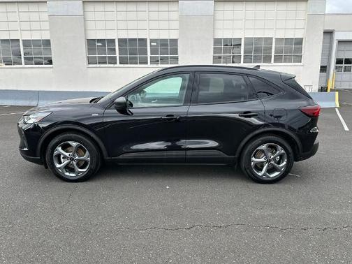 AGATE BLACK METALLIC 2025 Ford Escape ST-LINE