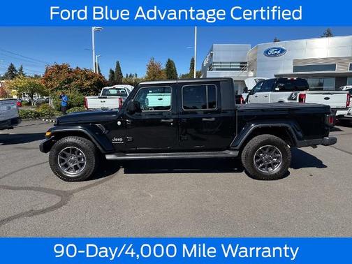 Black Clearcoat 2023 Jeep Gladiator OVERLAND