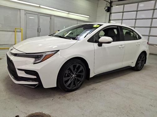 2024 Toyota Corolla Hybrid SE