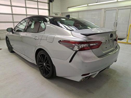 Celestial Silver Metallic/Midnight Black Metallic 2022 Toyota Camry XSE