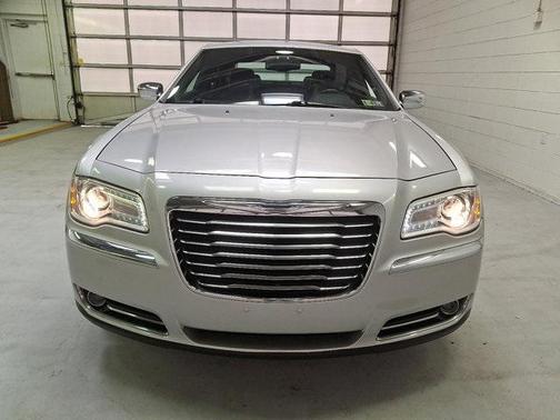 2011 Chrysler 300 Limited