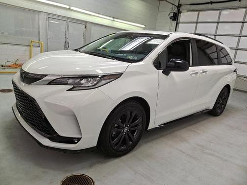2022 Toyota Sienna XSE 7 Passenger