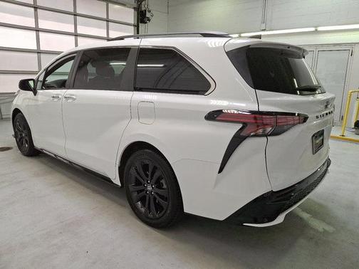 2022 Toyota Sienna XSE 7 Passenger