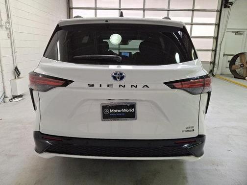 2022 Toyota Sienna XSE 7 Passenger