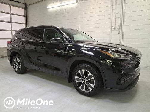 2020 Toyota Highlander Hybrid XLE