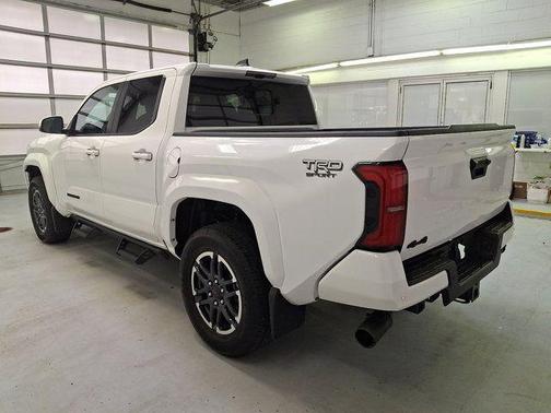 Ice Cap 2024 Toyota Tacoma TRD Sport