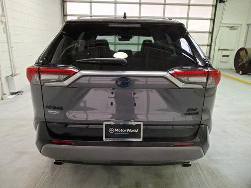 2021 Toyota RAV4 Hybrid SE