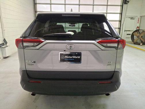 Silver Sky Metallic 2022 Toyota RAV4 LE