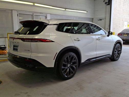 Oxygen White 2025 Toyota Crown Signia Limited