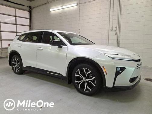 2025 Toyota Crown Signia XLE