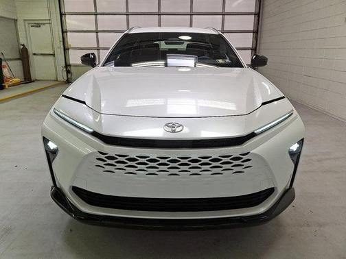2025 Toyota Crown Signia XLE