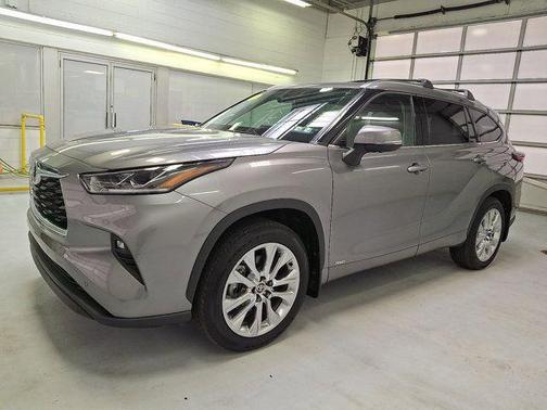 Heavy Metal 2025 Toyota Highlander Hybrid Limited