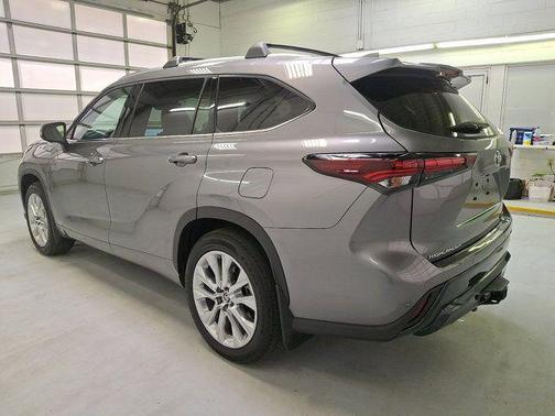 Heavy Metal 2025 Toyota Highlander Hybrid Limited