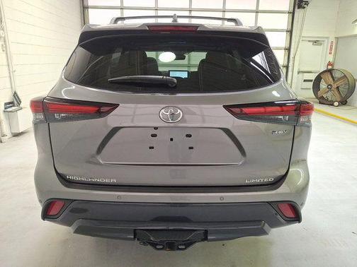 Heavy Metal 2025 Toyota Highlander Hybrid Limited