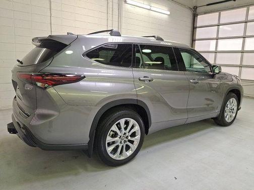 Heavy Metal 2025 Toyota Highlander Hybrid Limited