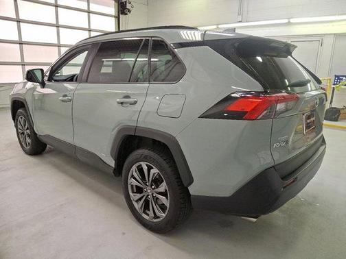 2022 Toyota RAV4 Hybrid XLE Premium