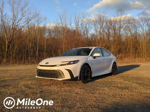 Ice Cap 2026 Toyota Camry SE