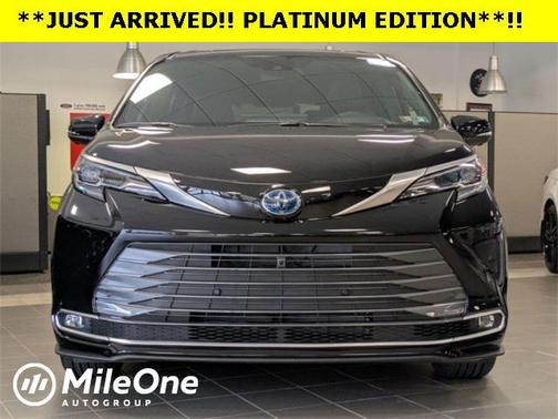 2025 Toyota Sienna Platinum