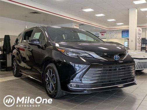 2025 Toyota Sienna Platinum