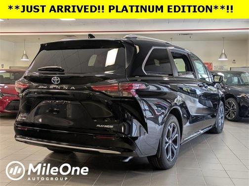 2025 Toyota Sienna Platinum