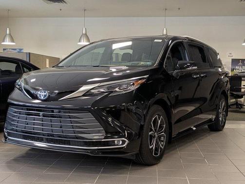2025 Toyota Sienna Platinum