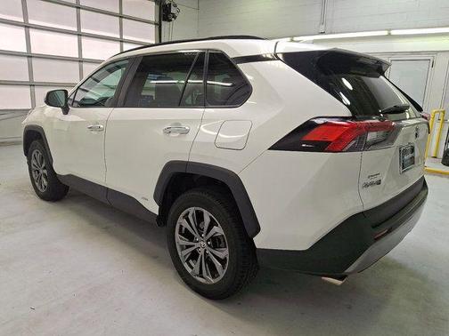 Blizzard Pearl 2022 Toyota RAV4 Hybrid Limited