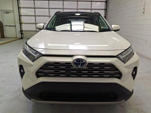 Blizzard Pearl 2022 Toyota RAV4 Hybrid Limited