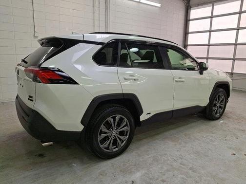 2022 Toyota RAV4 Hybrid XLE Premium