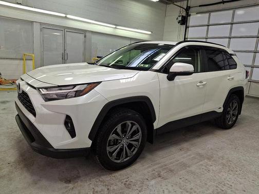 2022 Toyota RAV4 Hybrid XLE Premium