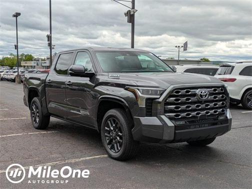 2025 Toyota Tundra Hybrid Platinum