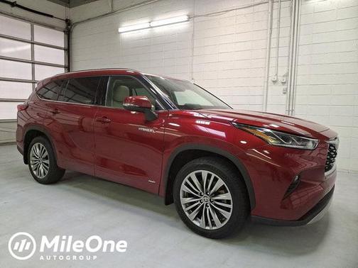 2021 Toyota Highlander Hybrid Platinum