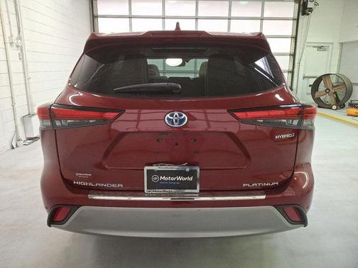 2021 Toyota Highlander Hybrid Platinum