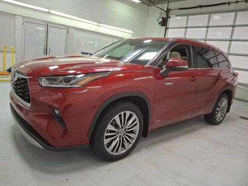 2021 Toyota Highlander Hybrid Platinum