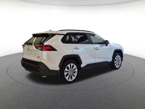 Pearl 2025 Toyota RAV4 XLE Premium