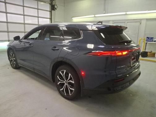 2025 Toyota Crown Signia XLE