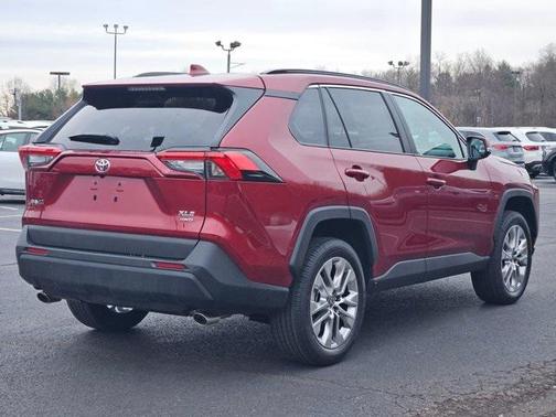 2025 Toyota RAV4 XLE Premium