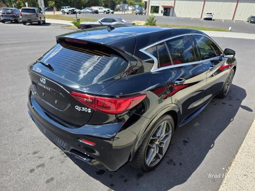 2018 INFINITI QX30 Sport