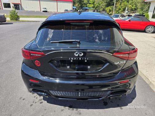 2018 INFINITI QX30 Sport