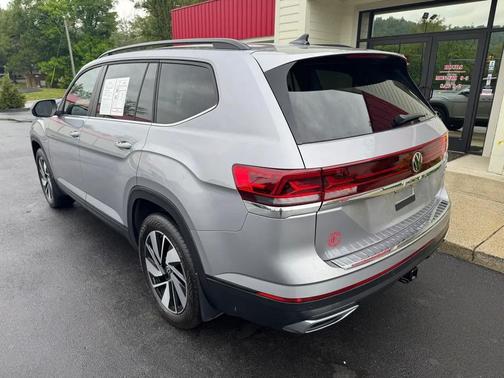 Silver Mist Metallic 2024 Volkswagen Atlas 2.0T SE w/Technology 4MOTION