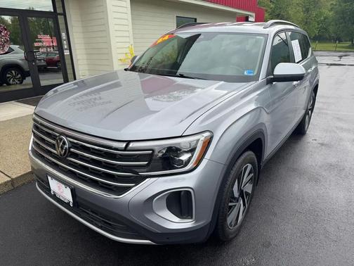 Silver Mist Metallic 2024 Volkswagen Atlas 2.0T SE w/Technology 4MOTION