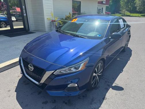 Deep Blue Pearl 2021 Nissan Altima SR FWD