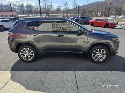 2022 Jeep Compass Latitude Lux