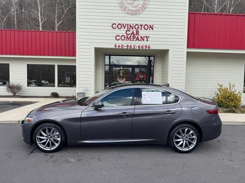 2017 Alfa Romeo Giulia Base